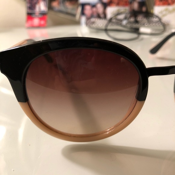 Tory Burch Two Toned Sunglasses - Picture 7 of 7